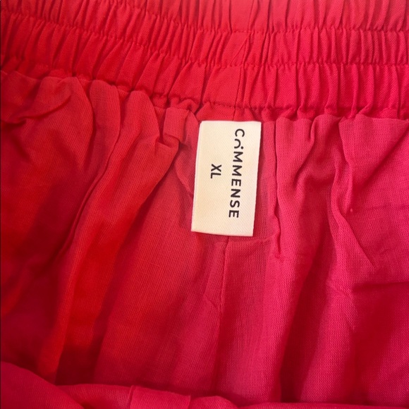 [Commense] Vibrant Red Shorts - Size XL - Picture 2 of 2